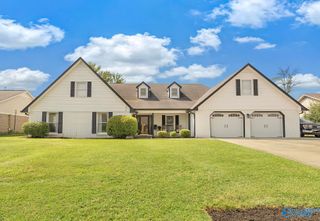 2305 Warwick Avenue SW, Decatur, AL 35603