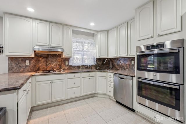 8 Constitution Court, East Brunswick, NJ 08816