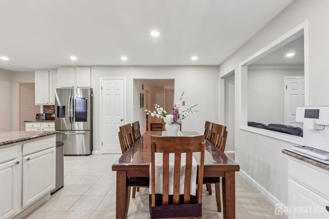 8 Constitution Court, East Brunswick, NJ 08816