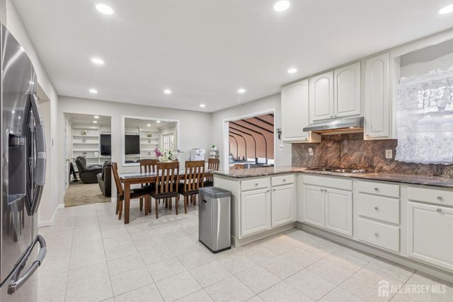 8 Constitution Court, East Brunswick, NJ 08816