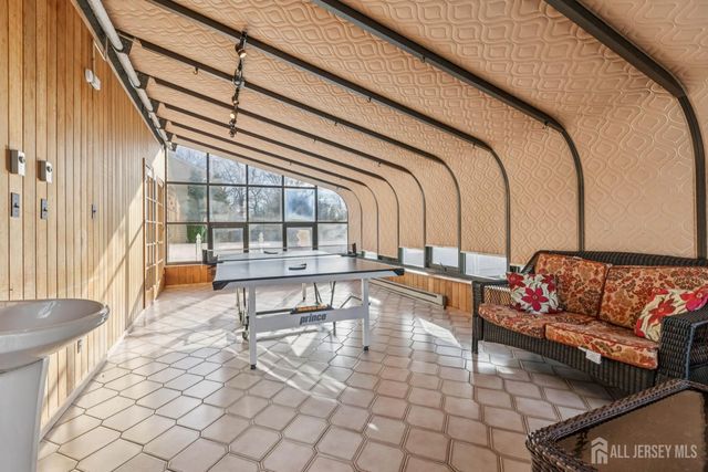 8 Constitution Court, East Brunswick, NJ 08816