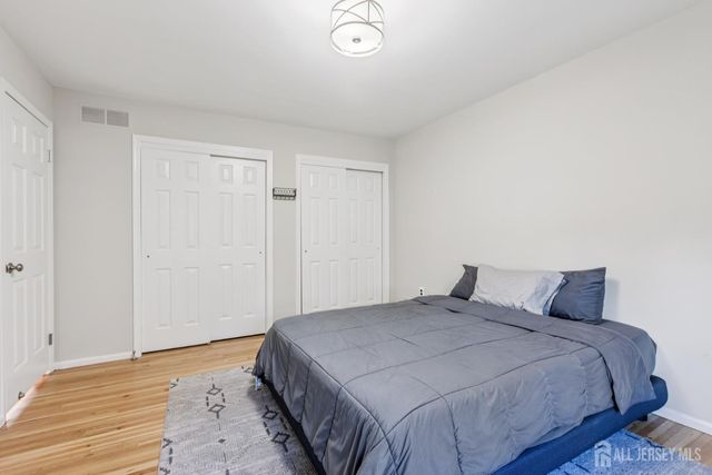 8 Constitution Court, East Brunswick, NJ 08816