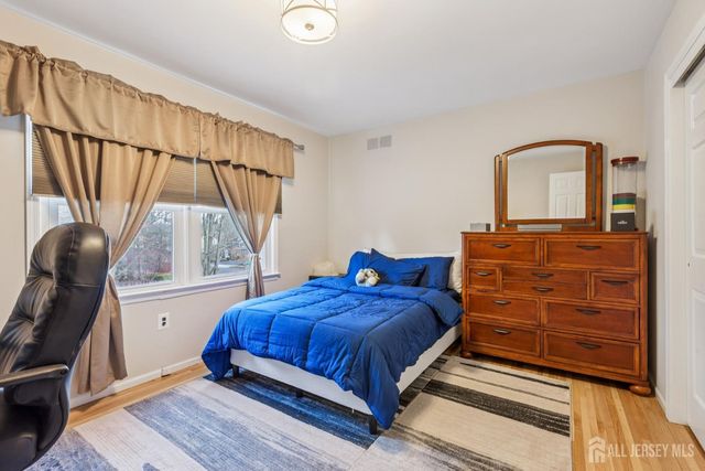 8 Constitution Court, East Brunswick, NJ 08816