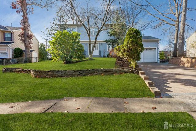 8 Constitution Court, East Brunswick, NJ 08816