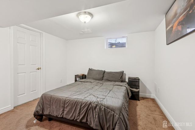 8 Constitution Court, East Brunswick, NJ 08816