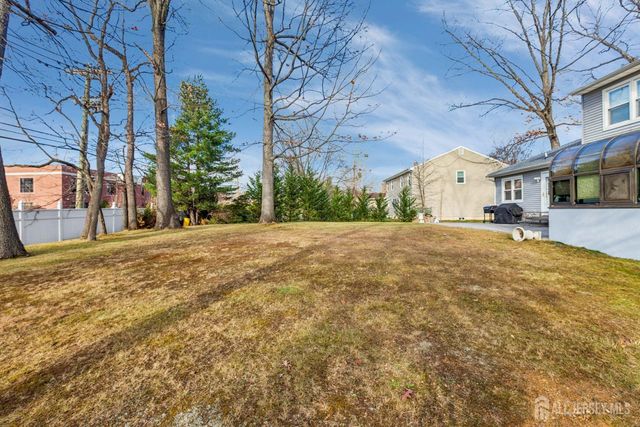 8 Constitution Court, East Brunswick, NJ 08816