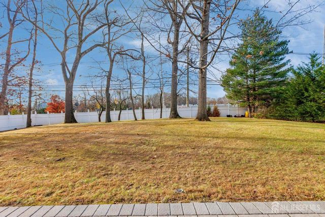 8 Constitution Court, East Brunswick, NJ 08816