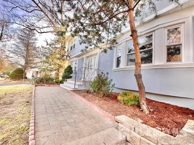 8 Constitution Court, East Brunswick, NJ 08816