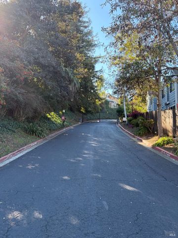 136 Sea Crest Cir, Vallejo, CA 94590