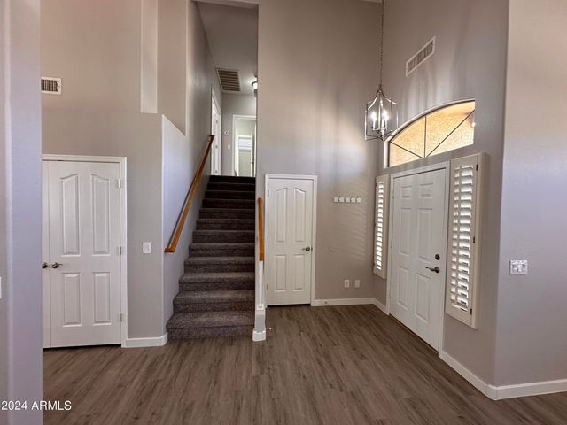 6525 W LARIAT Lane, Phoenix, AZ 85083