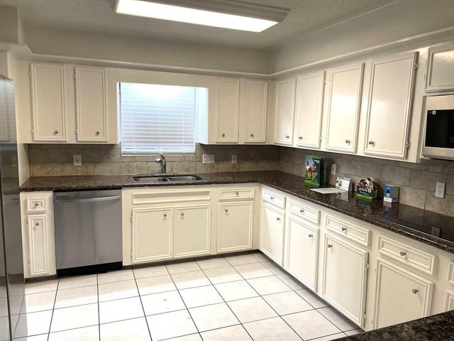 3822 Stillview Drive, Houston, TX 77068