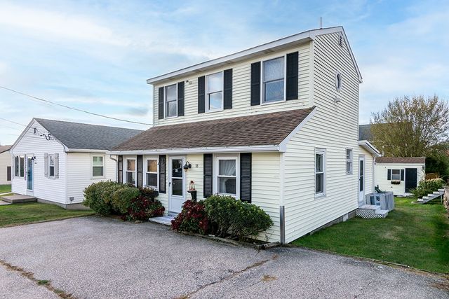 18 Greenbrier Road, Narragansett, RI 02882