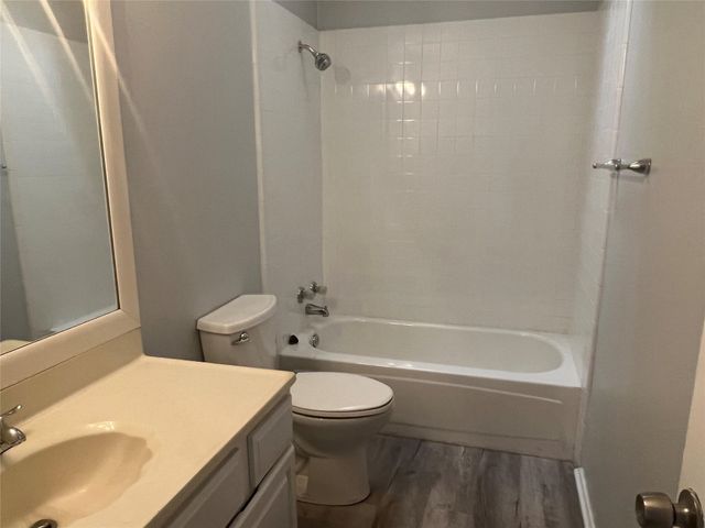 819 Lovingham Drive, Arlington, TX 76017