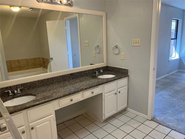 819 Lovingham Drive, Arlington, TX 76017