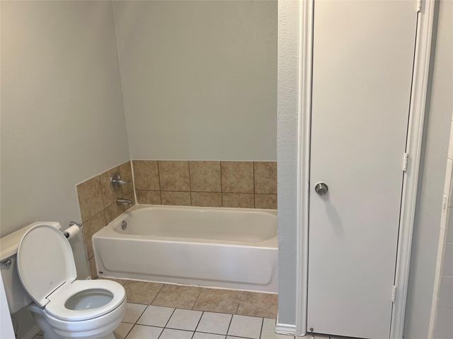 819 Lovingham Drive, Arlington, TX 76017