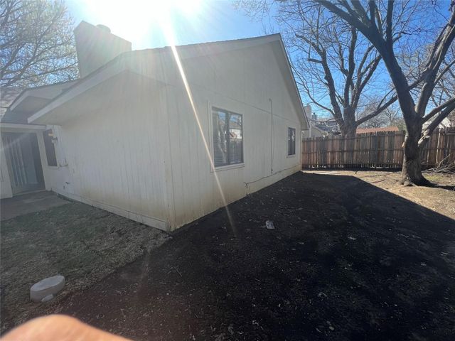 819 Lovingham Drive, Arlington, TX 76017