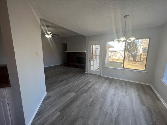 819 Lovingham Drive, Arlington, TX 76017