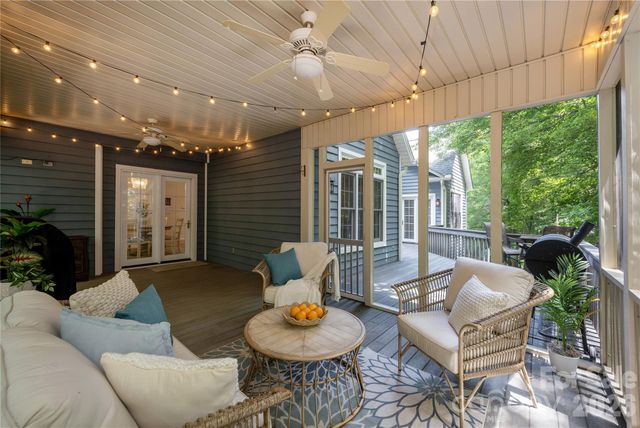 7 Oak Hollow Drive, Asheville, NC 28805