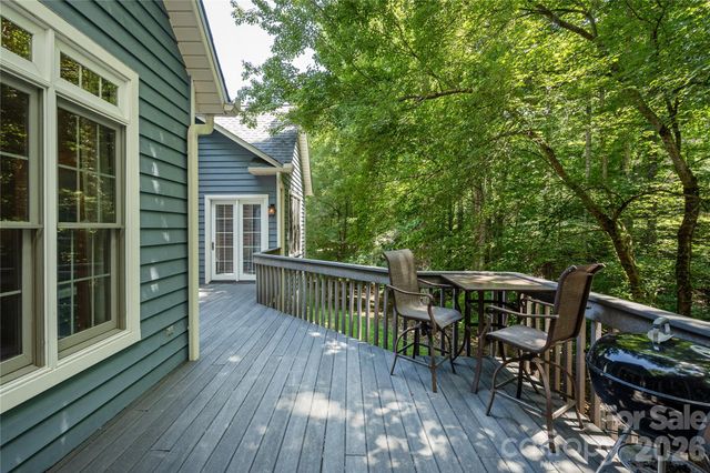 7 Oak Hollow Drive, Asheville, NC 28805