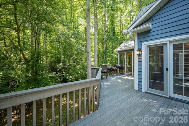 7 Oak Hollow Drive, Asheville, NC 28805