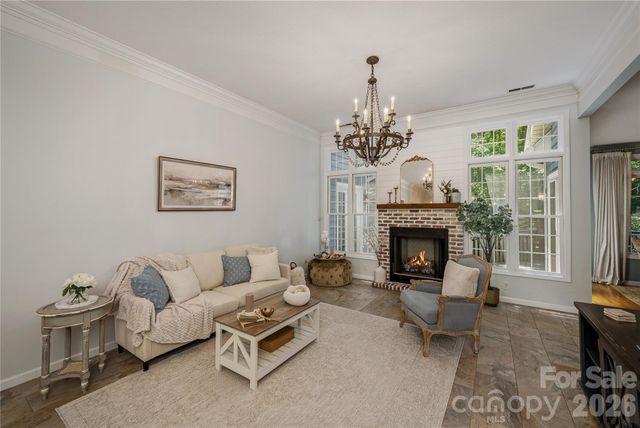 7 Oak Hollow Drive, Asheville, NC 28805
