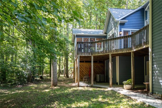 7 Oak Hollow Drive, Asheville, NC 28805