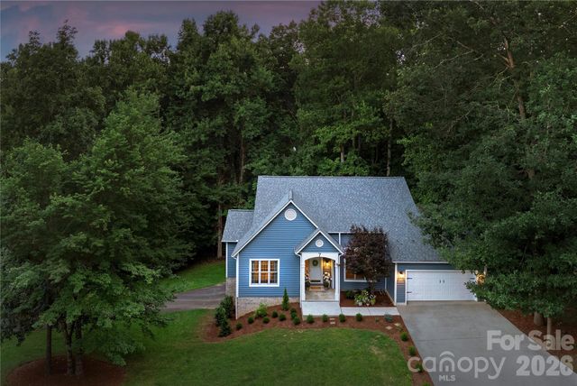 7 Oak Hollow Drive, Asheville, NC 28805