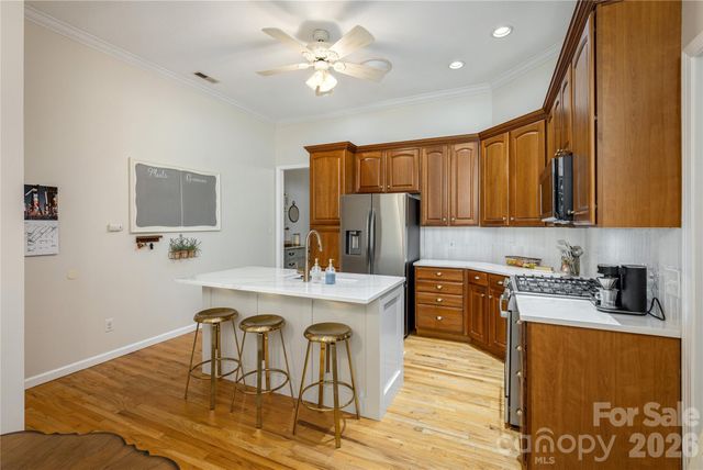 7 Oak Hollow Drive, Asheville, NC 28805