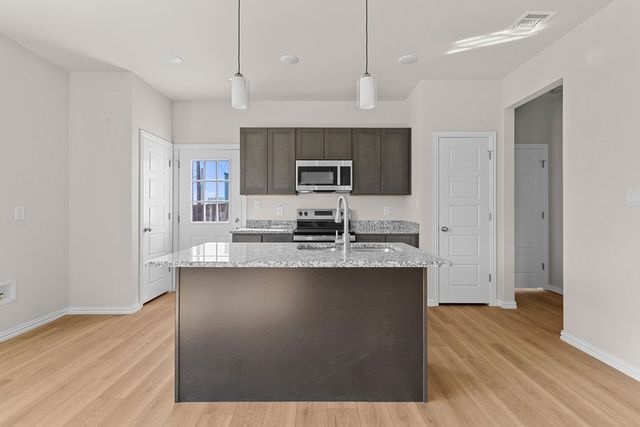 1840 E Broadway Avenue, Fort Worth, TX 76104