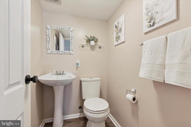 27 LINDLEY RD, Churchville, PA 18966