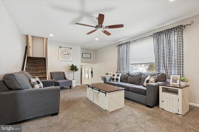 27 LINDLEY RD, Churchville, PA 18966