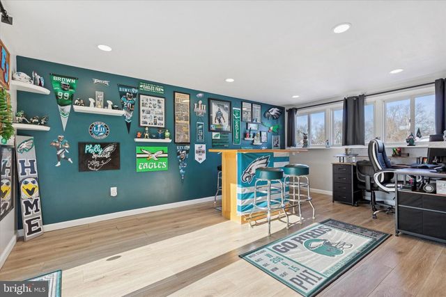 27 LINDLEY RD, Churchville, PA 18966