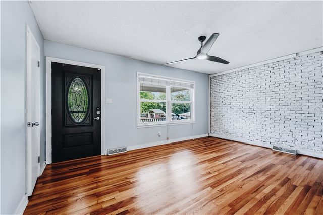106 Brookwood Drive, Seneca, SC 29678