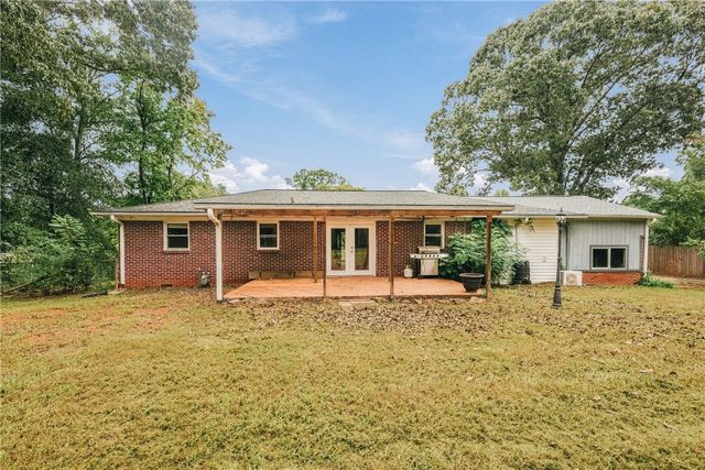 106 Brookwood Drive, Seneca, SC 29678