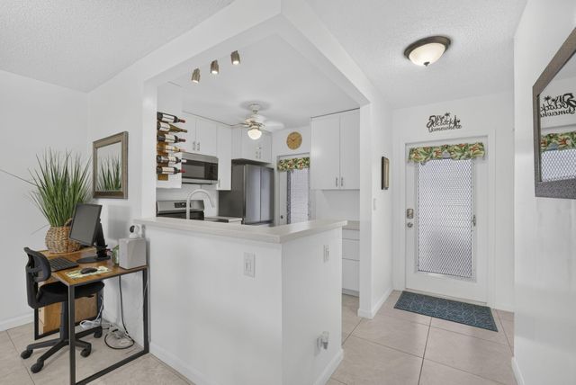 4299 NW 16th Street 101, Lauderhill, FL 33313