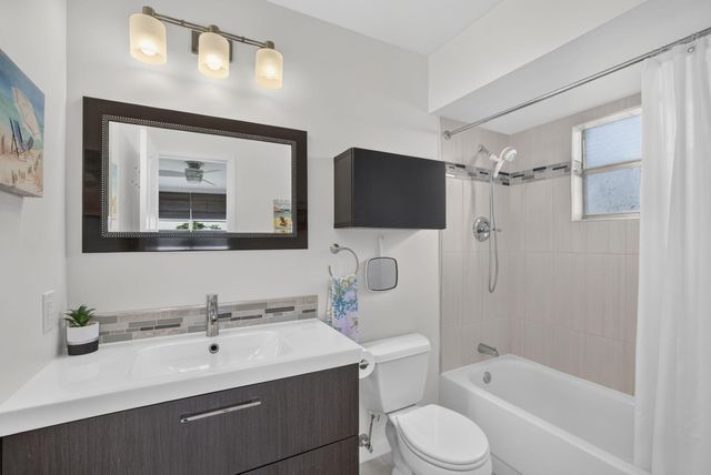 4299 NW 16th Street 101, Lauderhill, FL 33313