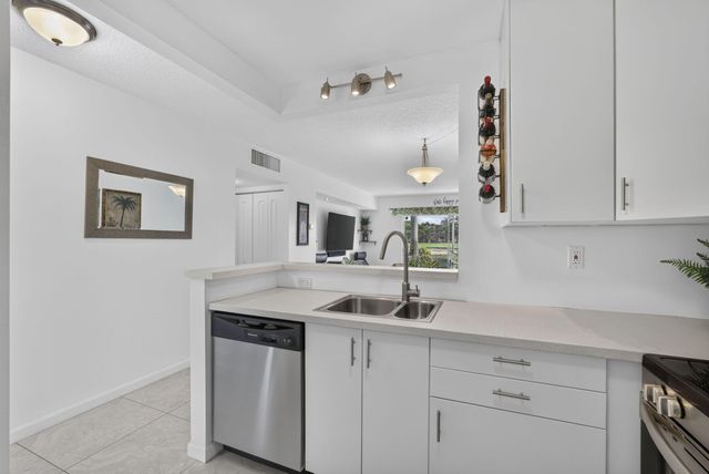 4299 NW 16th Street 101, Lauderhill, FL 33313