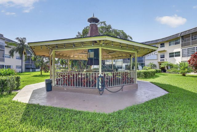4299 NW 16th Street 101, Lauderhill, FL 33313