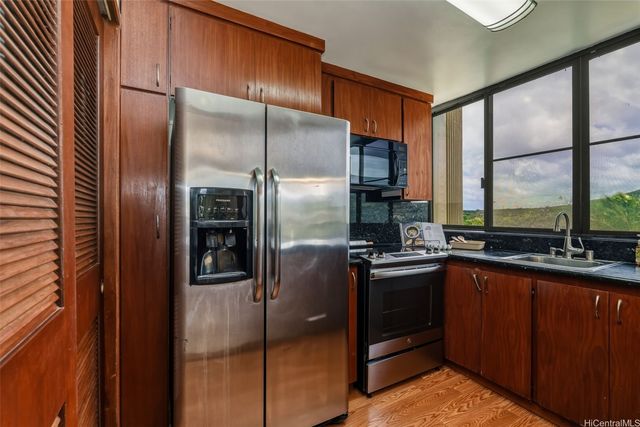 3050 Ala Poha Place 5E, Honolulu, HI 96818