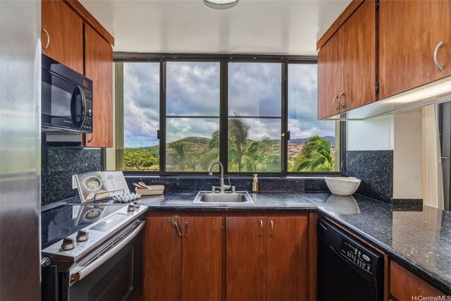3050 Ala Poha Place 5E, Honolulu, HI 96818