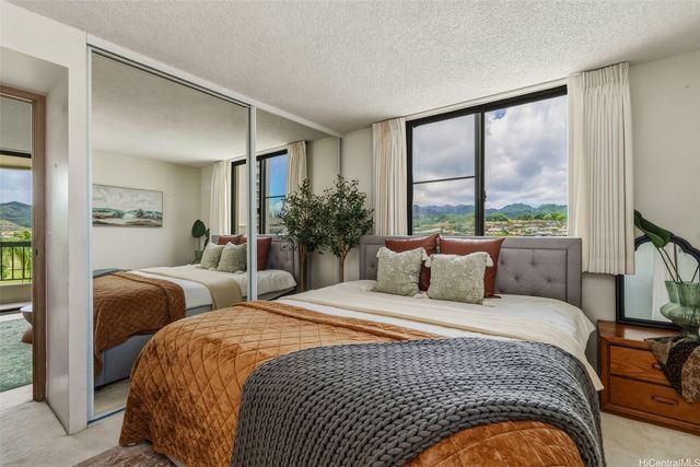 3050 Ala Poha Place 5E, Honolulu, HI 96818