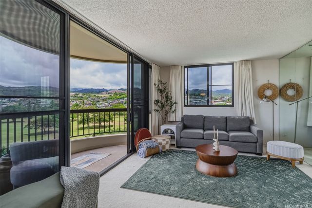 3050 Ala Poha Place 5E, Honolulu, HI 96818