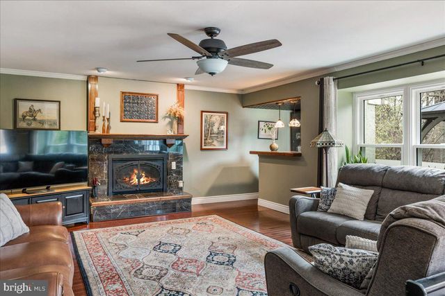 1268 DOGWOOD DR, Jamison, PA 18929