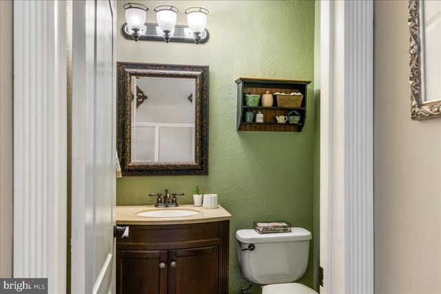 1268 DOGWOOD DR, Jamison, PA 18929