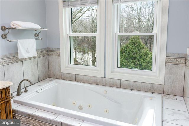 1268 DOGWOOD DR, Jamison, PA 18929