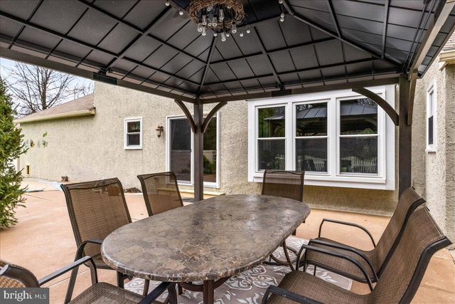 1268 DOGWOOD DR, Jamison, PA 18929