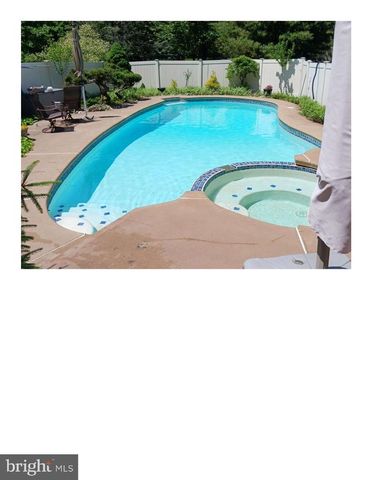 1268 DOGWOOD DR, Jamison, PA 18929