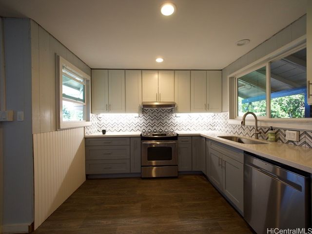 1403 Makamua Street, Pearl City, HI 96782