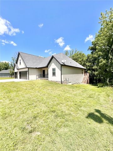 22 Cannich Drive, Bella Vista, AR 72715