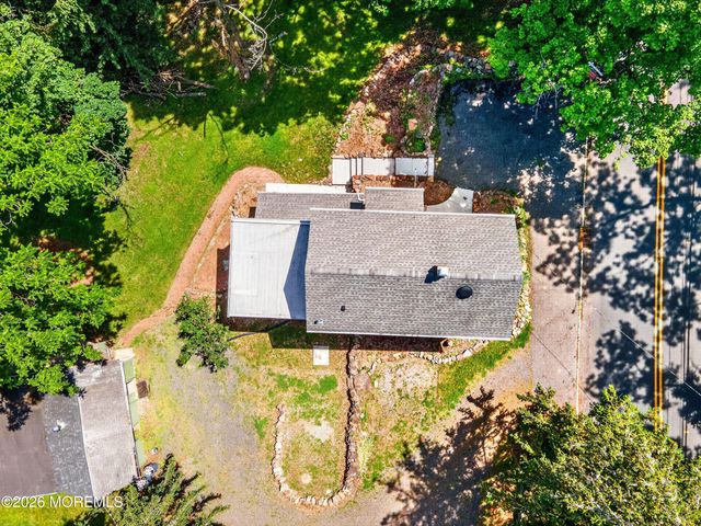 28 Old Clinton Road, Raritan Twp, NJ 08822